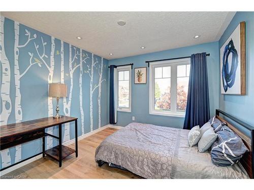 150 Holland Circle, Cambridge, ON - Indoor Photo Showing Bedroom