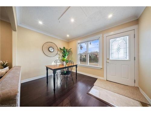 23 Wexford Avenue N, Hamilton, ON - Indoor Photo Showing Other Room