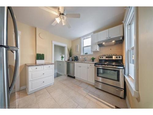 23 Wexford Avenue N, Hamilton, ON - Indoor Photo Showing Kitchen