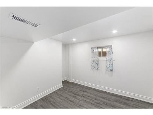 27 Melrose Avenue S, Hamilton, ON - Indoor Photo Showing Other Room