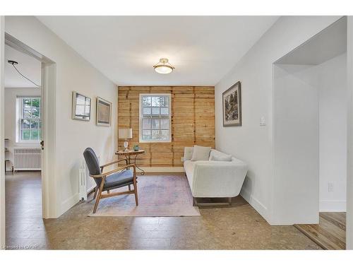 17 The Kirksway, Kitchener, ON - Indoor Photo Showing Living Room