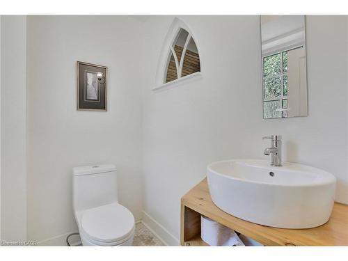 17 The Kirksway, Kitchener, ON - Indoor Photo Showing Bathroom