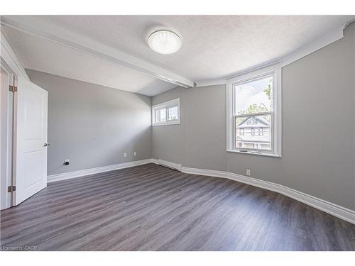 354 Cumberland Avenue, Hamilton, ON - Indoor Photo Showing Other Room