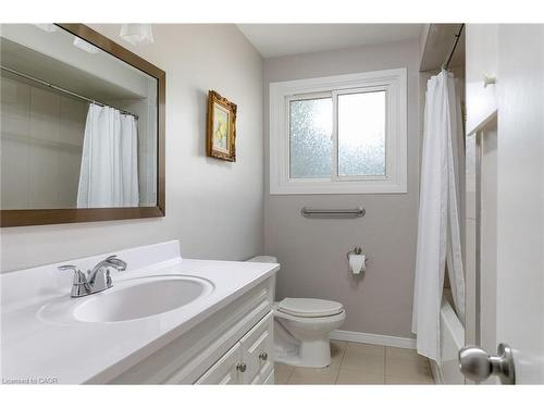 2339 Hixon Street, Oakville, ON - Indoor Photo Showing Bathroom