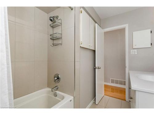 2339 Hixon Street, Oakville, ON - Indoor Photo Showing Bathroom