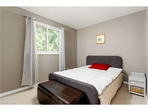 2339 Hixon Street, Oakville, ON - Indoor Photo Showing Bedroom