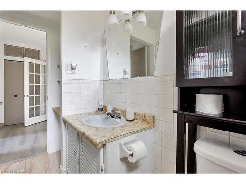 2339 Hixon Street, Oakville, ON - Indoor Photo Showing Bathroom