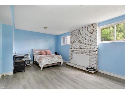 2339 Hixon Street, Oakville, ON - Indoor Photo Showing Bedroom