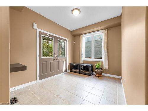 114 Armour Crescent, Hamilton, ON - Indoor Photo Showing Other Room