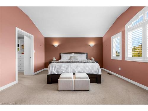 114 Armour Crescent, Hamilton, ON - Indoor Photo Showing Bedroom