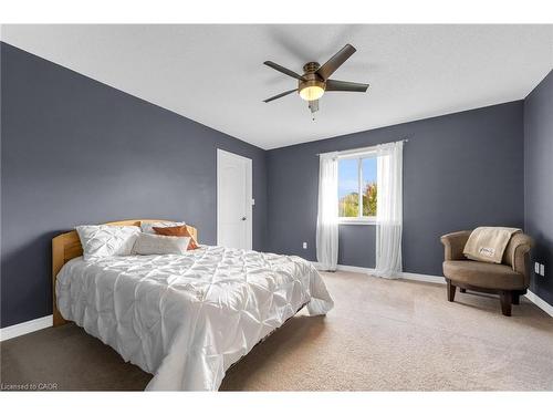 114 Armour Crescent, Hamilton, ON - Indoor Photo Showing Bedroom