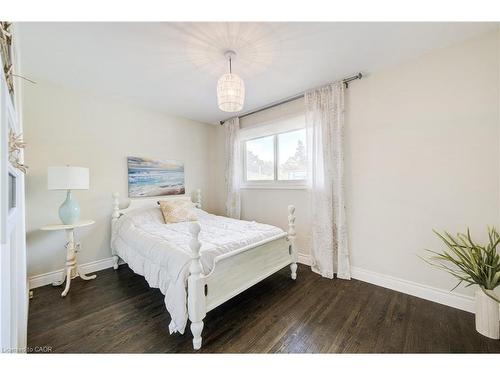 4 Jill Court, St. Catharines, ON - Indoor Photo Showing Bedroom