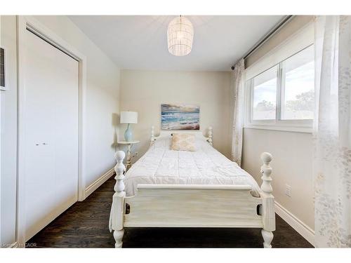 4 Jill Court, St. Catharines, ON - Indoor Photo Showing Bedroom