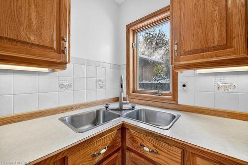 80 Tyrone Drive, Hamilton, ON - Indoor Photo Showing Kitchen With Double Sink