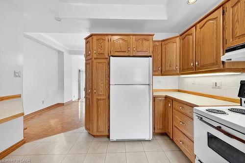 80 Tyrone Drive, Hamilton, ON - Indoor Photo Showing Kitchen