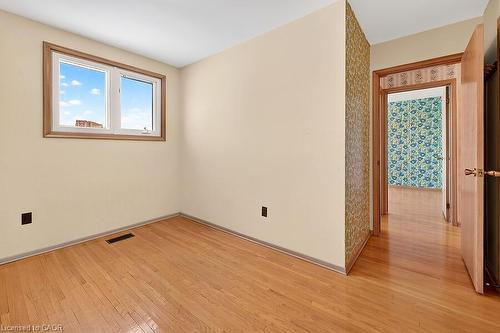 80 Tyrone Drive, Hamilton, ON - Indoor Photo Showing Other Room