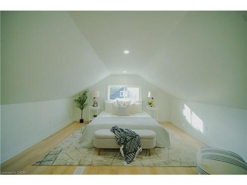 11 East 25Th Street, Hamilton, ON - Indoor Photo Showing Other Room