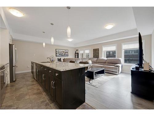 E7-70 Willowrun Drive, Kitchener, ON - Indoor