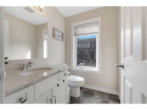 E7-70 Willowrun Drive, Kitchener, ON - Indoor Photo Showing Bathroom