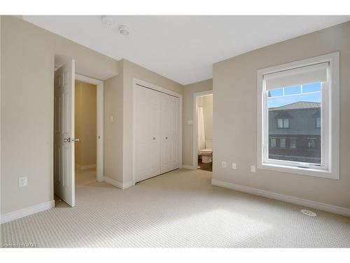 E7-70 Willowrun Drive, Kitchener, ON - Indoor Photo Showing Other Room