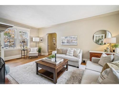 263 Hart Avenue, Burlington, ON - Indoor Photo Showing Living Room