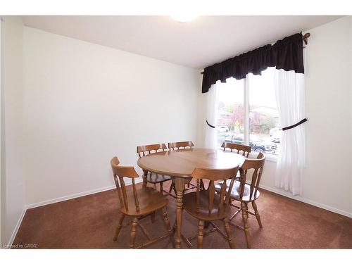 197 Wedgewood Drive, Cambridge, ON - Indoor Photo Showing Dining Room