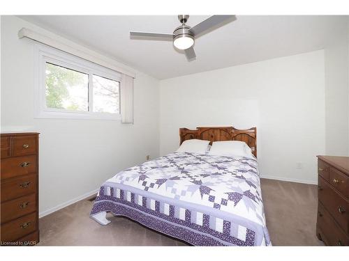 197 Wedgewood Drive, Cambridge, ON - Indoor Photo Showing Bedroom