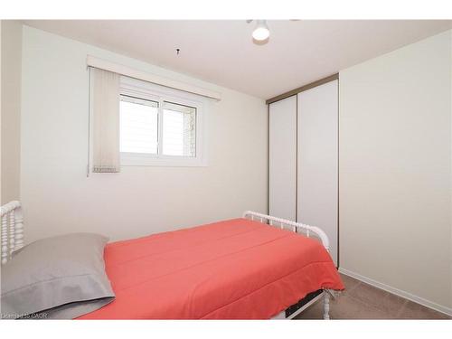 197 Wedgewood Drive, Cambridge, ON - Indoor Photo Showing Bedroom