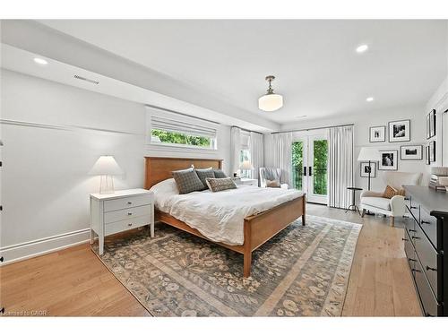 112 Chedoke Avenue, Hamilton, ON - Indoor Photo Showing Bedroom