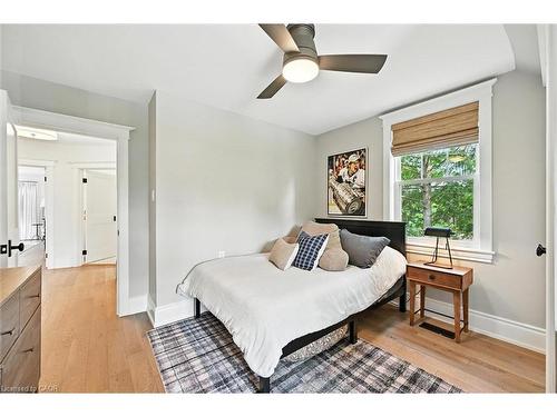 112 Chedoke Avenue, Hamilton, ON - Indoor Photo Showing Bedroom