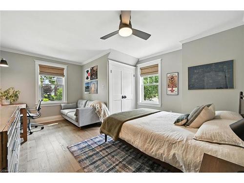 112 Chedoke Avenue, Hamilton, ON - Indoor Photo Showing Bedroom
