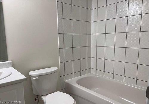 51-383 Dundas Street E, Hamilton, ON - Indoor Photo Showing Bathroom