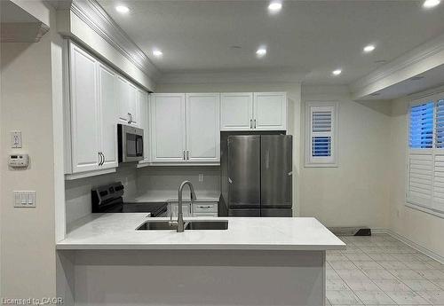 51-383 Dundas Street E, Hamilton, ON - Indoor Photo Showing Kitchen
