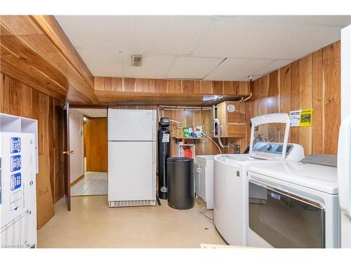 55 Ramblewood Way, Kitchener, ON - Indoor Photo Showing Laundry Room