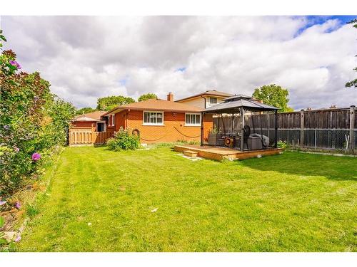 55 Ramblewood Way, Kitchener, ON - Outdoor With Backyard