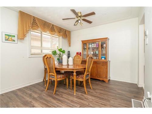 55 Ramblewood Way, Kitchener, ON - Indoor Photo Showing Dining Room