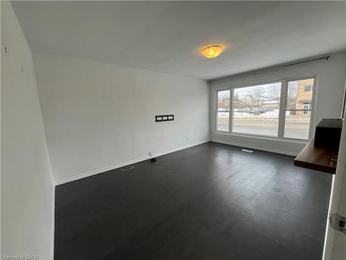 Upper-787 Upper Ottawa Street, Hamilton, ON - Indoor Photo Showing Other Room