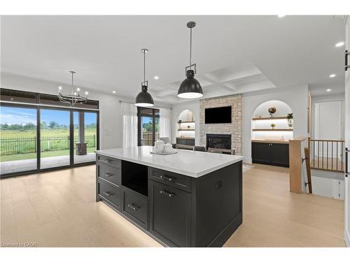 637 Buffalo Road, Fort Erie, ON - Indoor Photo Showing Kitchen With Upgraded Kitchen