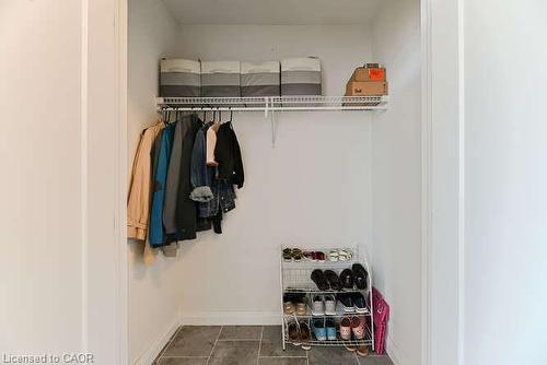 15-35 Midhurst Heights, Hamilton, ON - Indoor