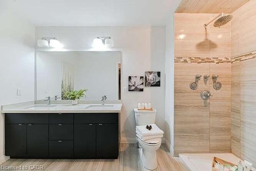 15-35 Midhurst Heights, Hamilton, ON - Indoor Photo Showing Bathroom