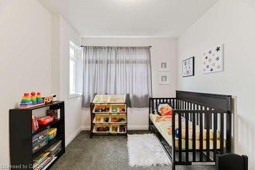 15-35 Midhurst Heights, Hamilton, ON - Indoor Photo Showing Bedroom