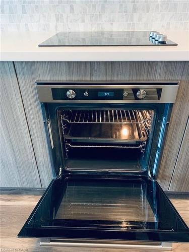 1310-2093 Fairview Street, Burlington, ON - Indoor