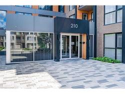 311-210 Sabina Drive  Oakville, ON L6H 0W6