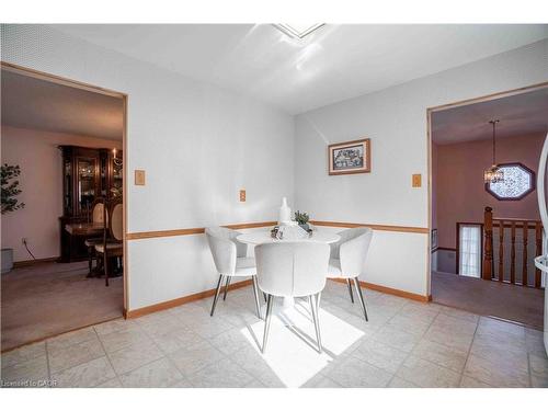 1447 Reynolds Avenue, Burlington, ON - Indoor Photo Showing Dining Room