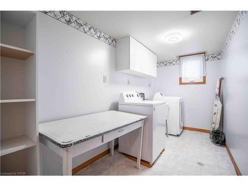 1447 Reynolds Avenue, Burlington, ON - Indoor Photo Showing Laundry Room
