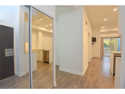 4040 Upper Middle Road, Burlington, ON - Indoor Photo Showing Other Room