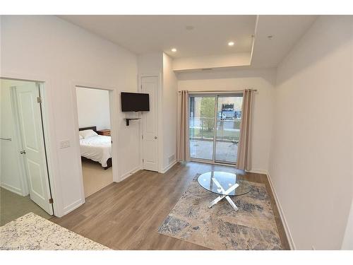 4040 Upper Middle Road, Burlington, ON - Indoor Photo Showing Other Room