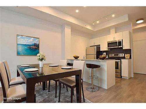 4040 Upper Middle Road, Burlington, ON - Indoor