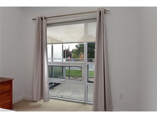 4040 Upper Middle Road, Burlington, ON - Indoor