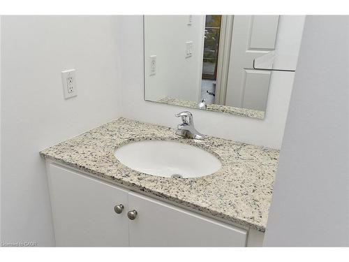 4040 Upper Middle Road, Burlington, ON - Indoor Photo Showing Bathroom